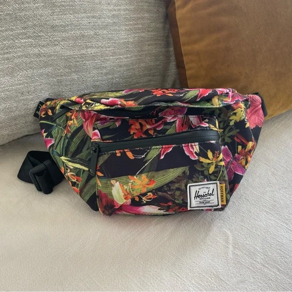 Black Tropical Floral Herschel Fanny Pack - Picture 1 of 7